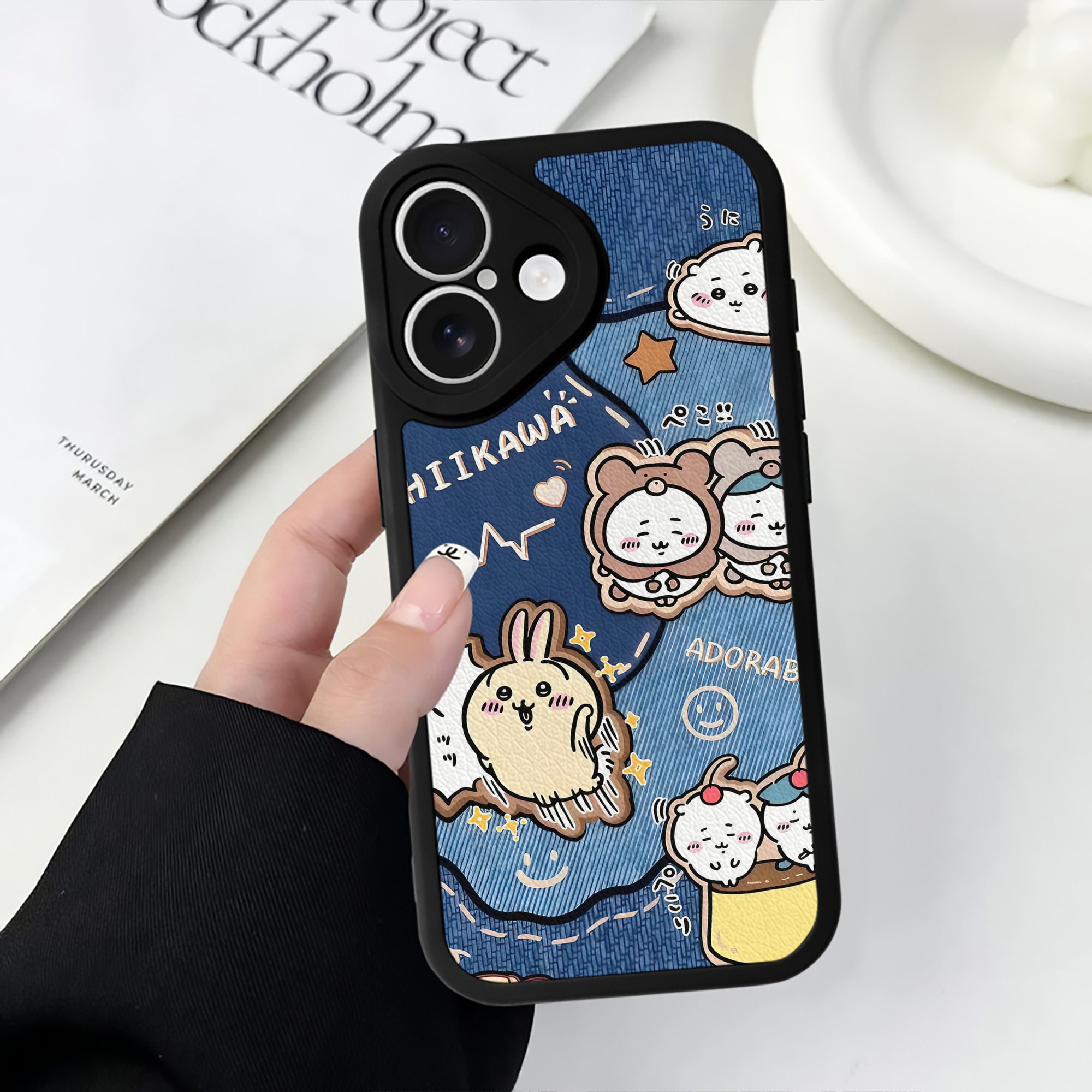 （画像用） ちいかわ Chii-kawa 【iPhone 16シリーズ対応】シリコンスマホケース（レザー調） 材質：シリコン